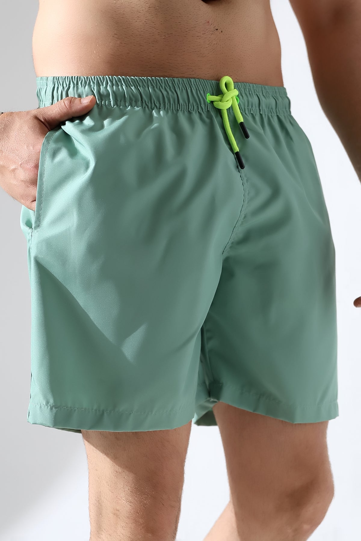 ÇAĞLA YEŞİLİ ERKEK DENİZ ŞORT
