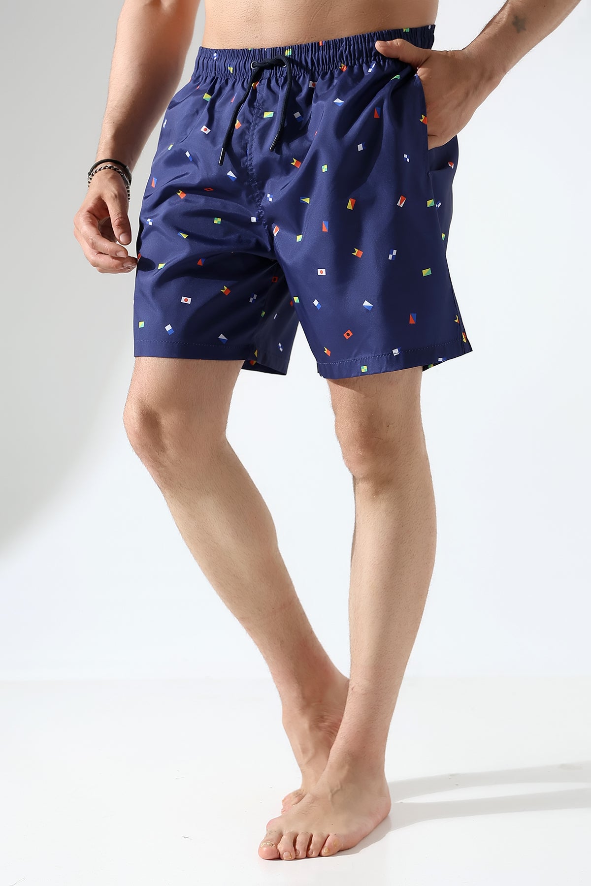 LACİVERT BAYRAK DESENLİ ERKEK  ŞORT